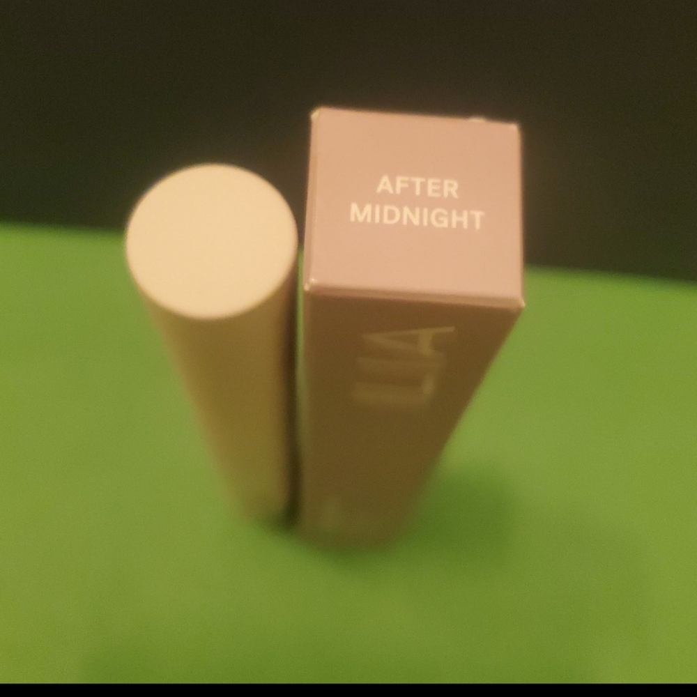 ILIA Limitless Lash Lengthening Clean Mascara After Midnight - soft black. - Picture 3 of 3